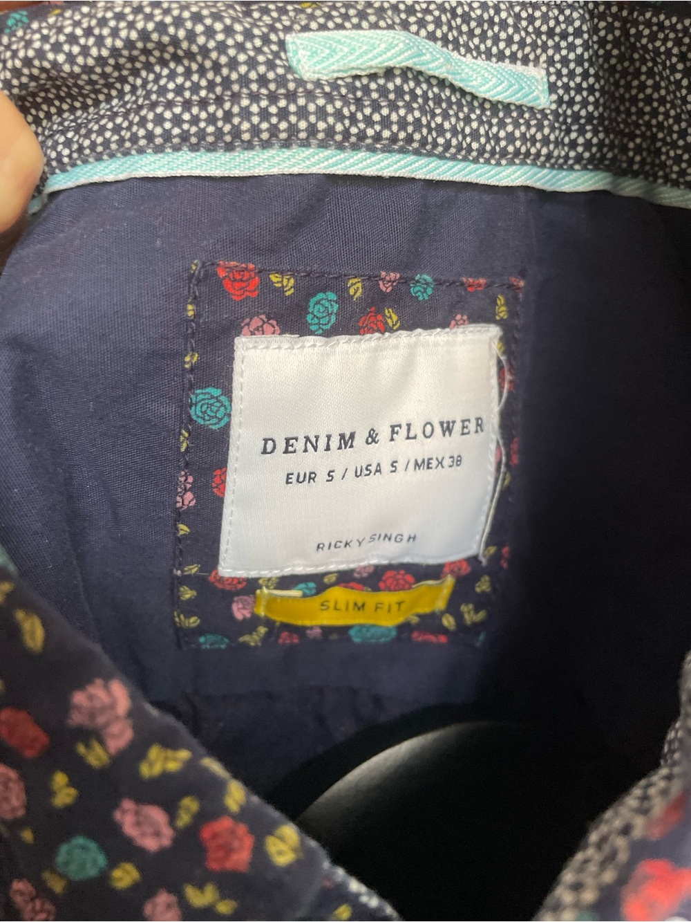 Ricky Singh Denim & Flower Navy Short-Sleeve Button-Down w/ Floral Print Size S - Picture 5 of 6